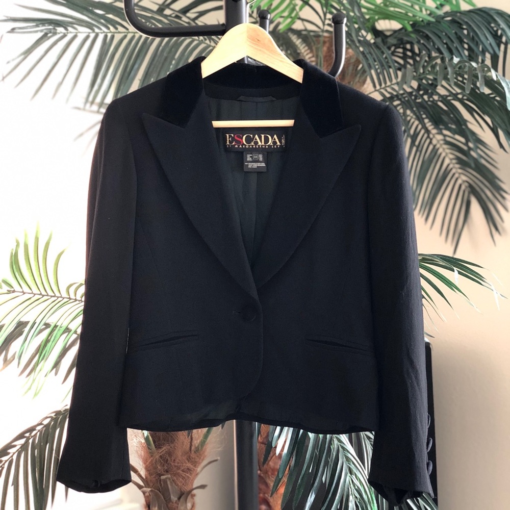 Escada Classic Black one button crop Blazer